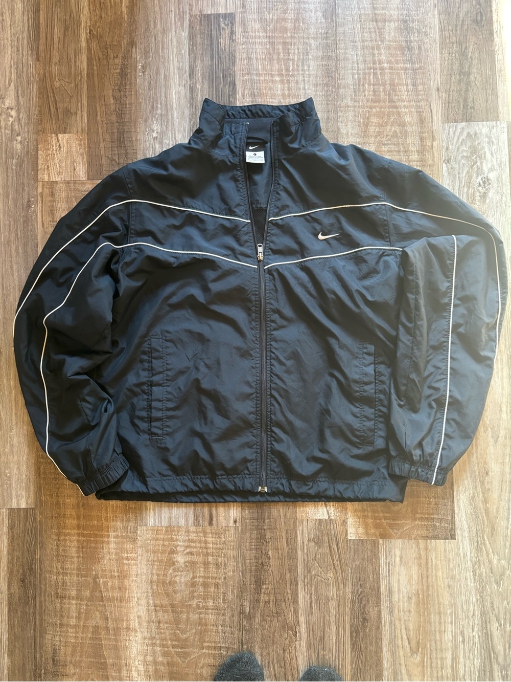 Nike Men's Black Windbreaker Jacket with White Piping